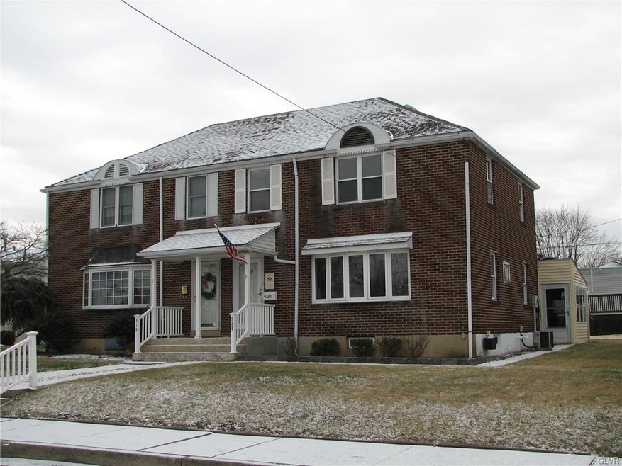 520 N 3rd St, Emmaus, PA 18049 - photo 1