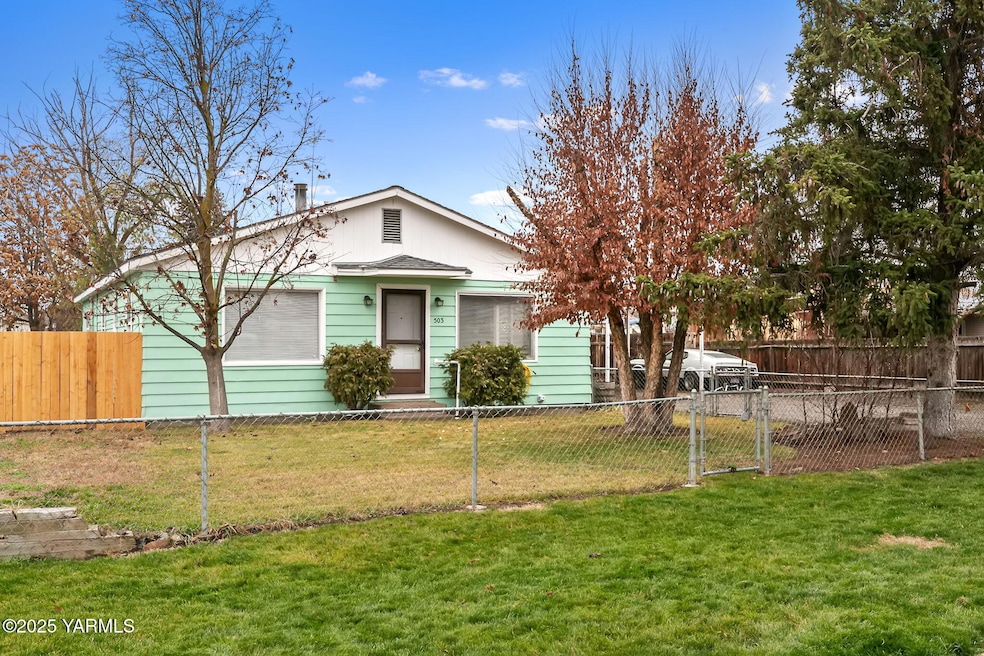 503 N Chestnut St, Toppenish, WA 98948 - photo 1