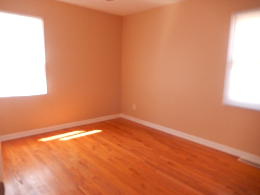 6 Hunters Path, Lake In the Hills, IL 60156 - photo 1