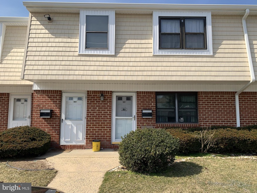 1012 Silver Ct, Hamilton Square, NJ 08690 - photo 1