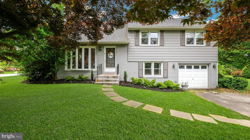 302 Scott Ln, Wallingford, PA 19086 - photo 1