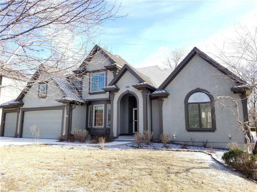 ~~**WELCOME HOME TO 5811 MANOR LANE IN RISS LAKE!*