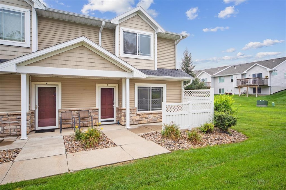 2321 Hart Ave unit 5, Des Moines, IA 50320 - photo 1