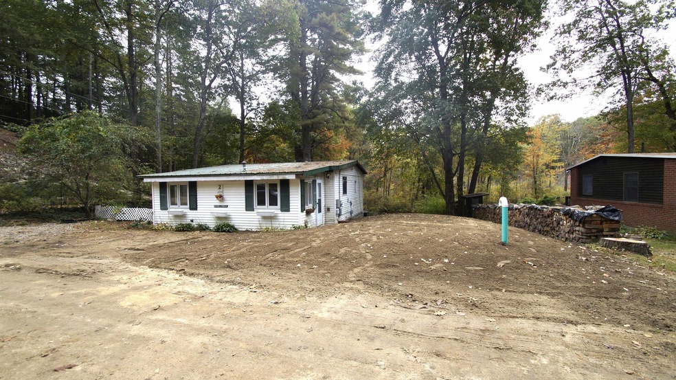 2 Showell Pond Ln, Sandown, NH 03873 - photo 1