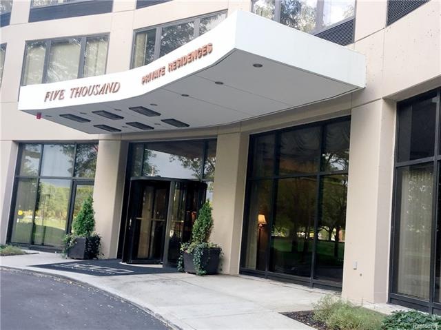 Welcome ~ Unit 2003. 3 BR 2.5 BA condo in this lux
