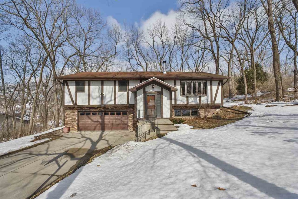 5576 Winsome Way, Fitchburg, WI 53575 - photo 1