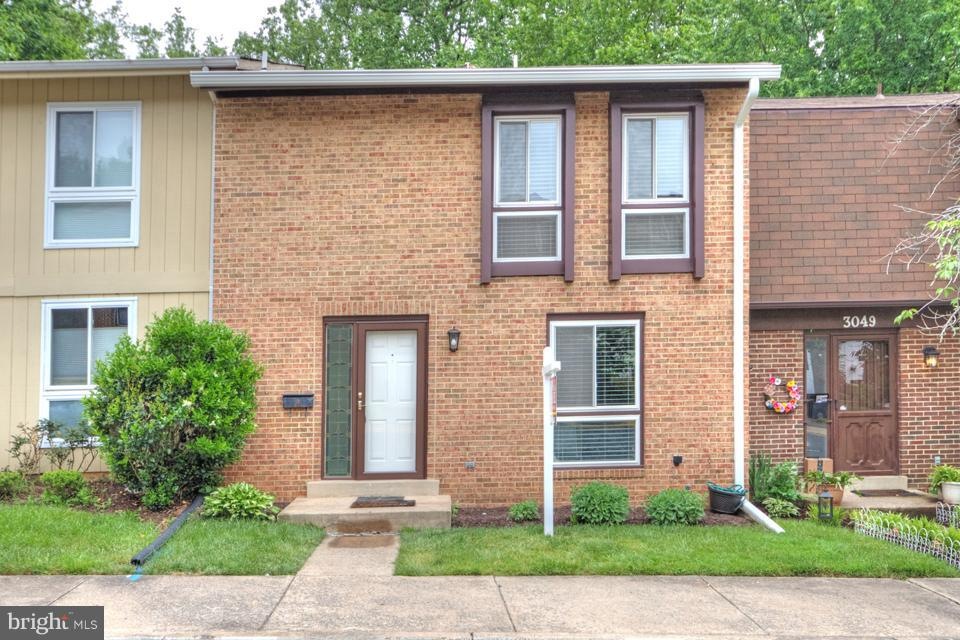 3047 Mission Square Dr, Fairfax, VA 22031 - photo 1
