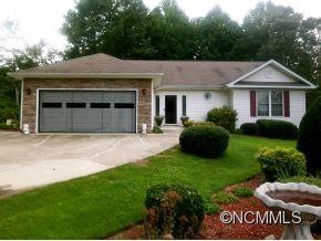 75 Chestnut Ln, Hendersonville, NC 28792 - photo 1