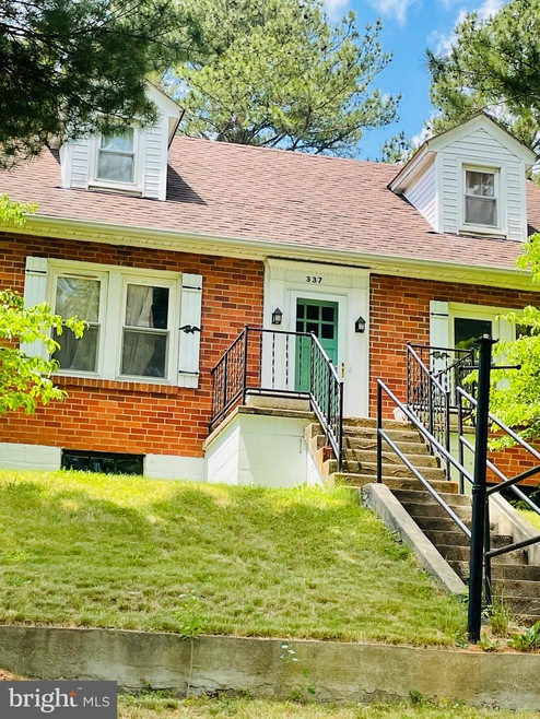 337 Mineral St, Strasburg, VA 22657 - photo 1