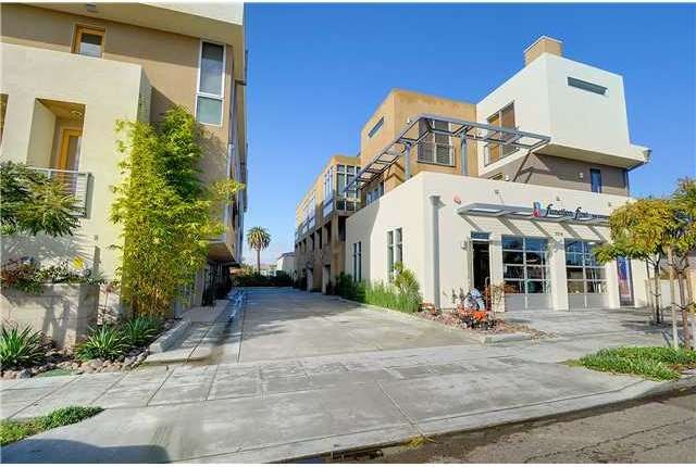 Paloma Nuevo is comprised of 9 contemporary rowhom