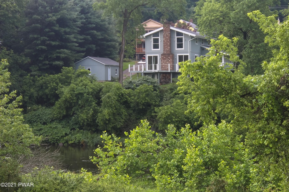 536 Hudson St, Hawley, PA 18428 - photo 1