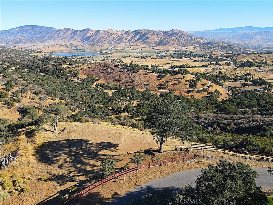 You can build a beautiful home almost anywhere... but only the right lot turns a beautiful home into something truly World-Class. This is that lot.