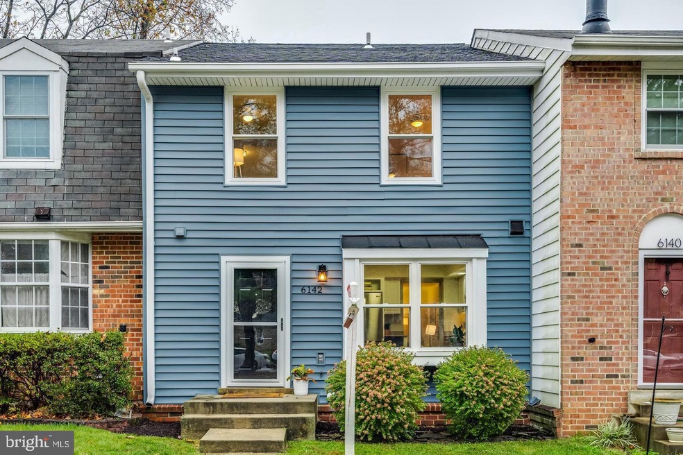 6142 Calico Pool Ln, Burke, VA 22015 - photo 1