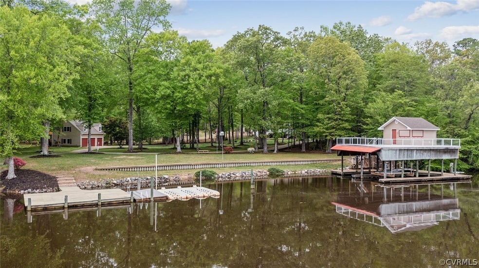 2900 feet of Waterfrontage on Diascund Creek which