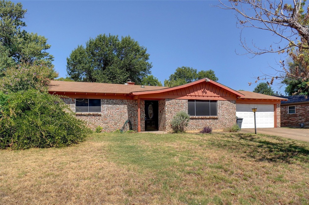 1121 Norwood Dr, Hurst, TX 76053 - photo 1