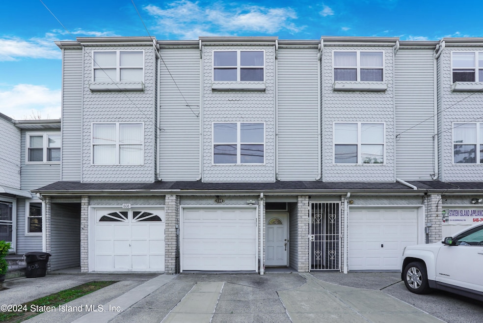 810 Bloomingdale Rd, Staten Island, NY 10309 - photo 1