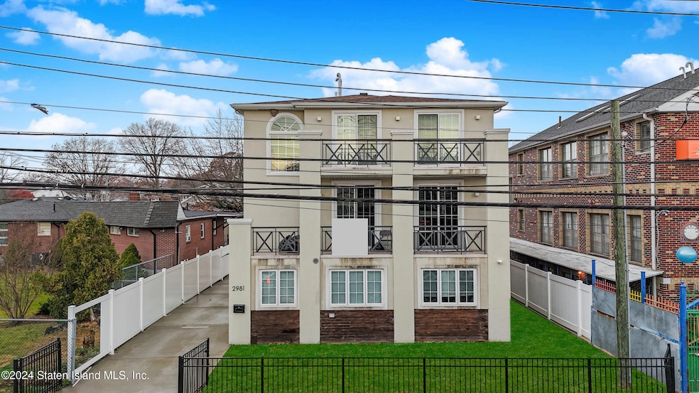 2981 Hylan Blvd, Staten Island, NY 10306 - photo 1
