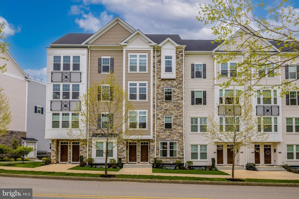 Sold $585,000 • Co-Listing Agent