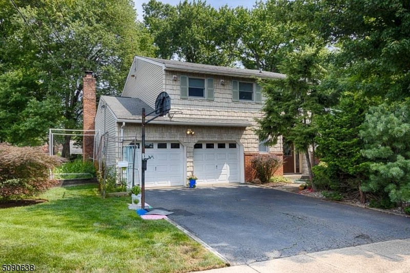 8 Wren Ct, Edison, NJ 08820 - photo 1