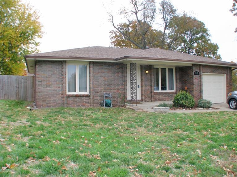 202 N 36th St, Nixa, MO 65714 - photo 1