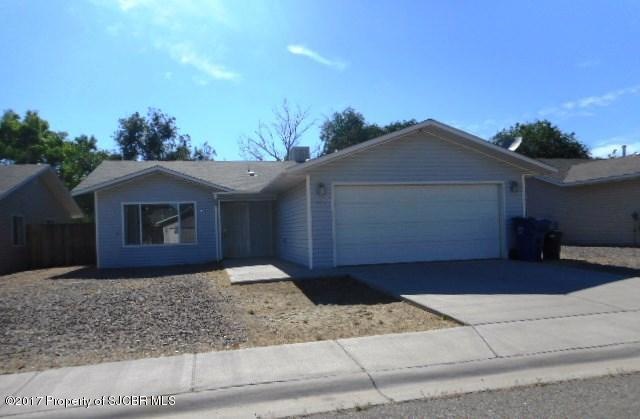 1413 Elizabeth St, Bloomfield, NM 87413 - photo 1