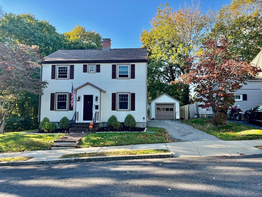 Pending $489,900 • Co-Listing Agent