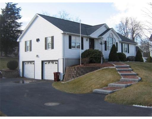 7 Hunnewell Cir unit 1, Lowell, MA 01854 - photo 1