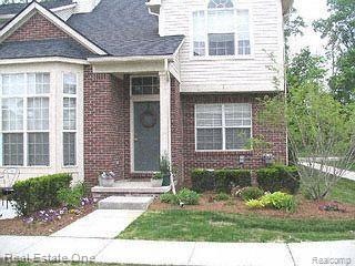 Awesome End Unit Upper Ranch!