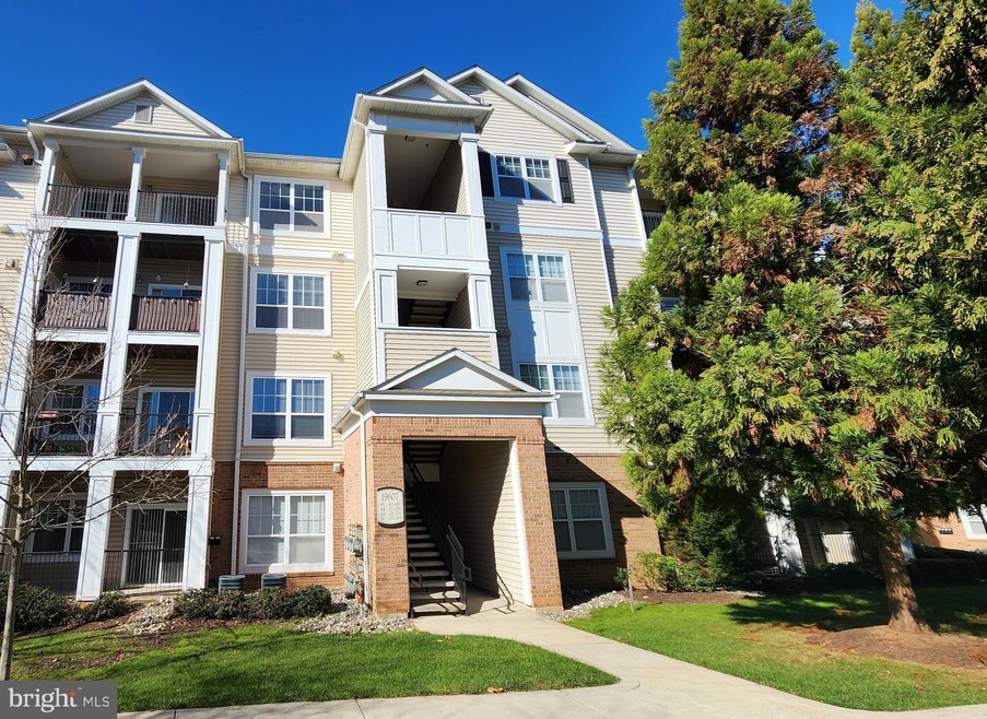 19607 Galway Bay Cir, Germantown, MD 20874 - photo 1