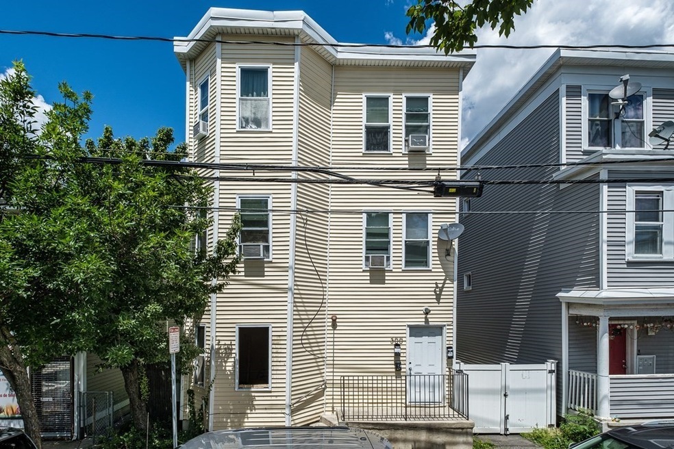 300 Spruce St, Chelsea, MA 02150 - photo 1