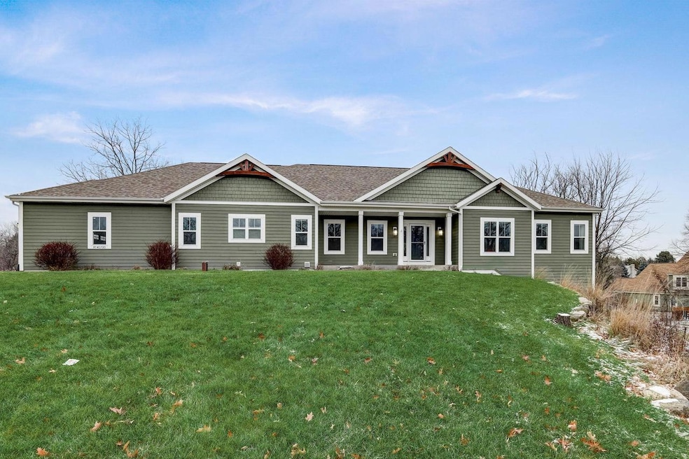3-web-or-mls-Twin Oaks Dr-003