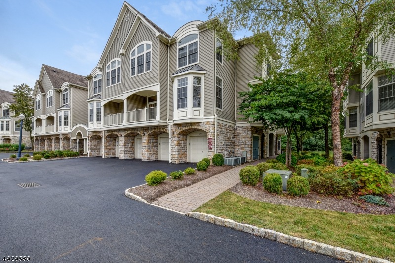 315 Regal Blvd unit 13315, Livingston, NJ 07039 - photo 1