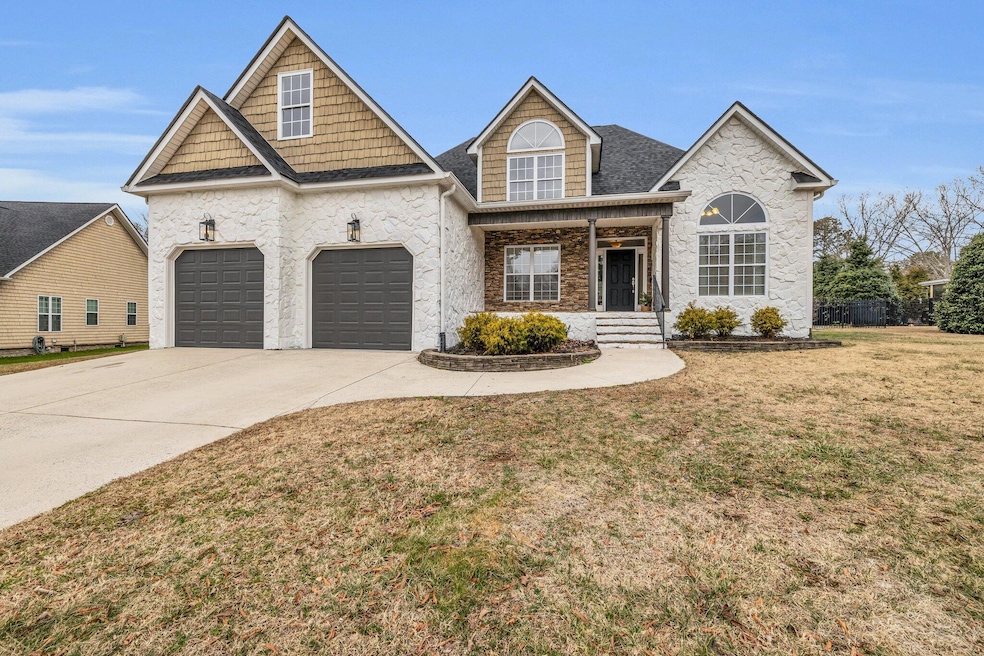 205 Honeysuckle Dr, Rock Spring, GA 30739 - photo 1