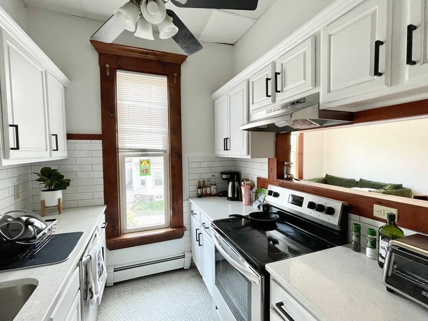 72 Nahant St unit 2, Lynn, MA 01902 - photo 1