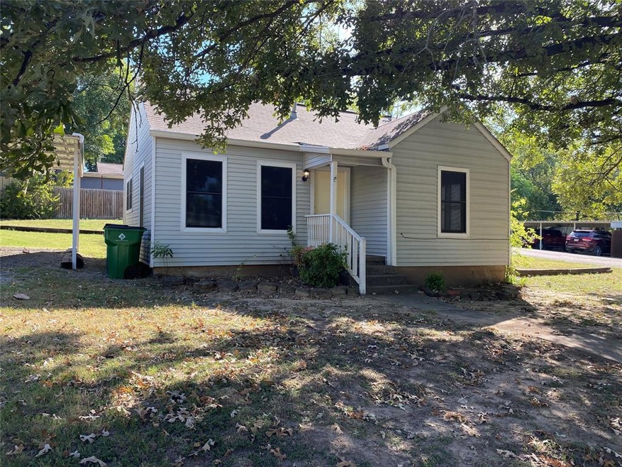 703 S Miller St, Decatur, TX 76234 - photo 1