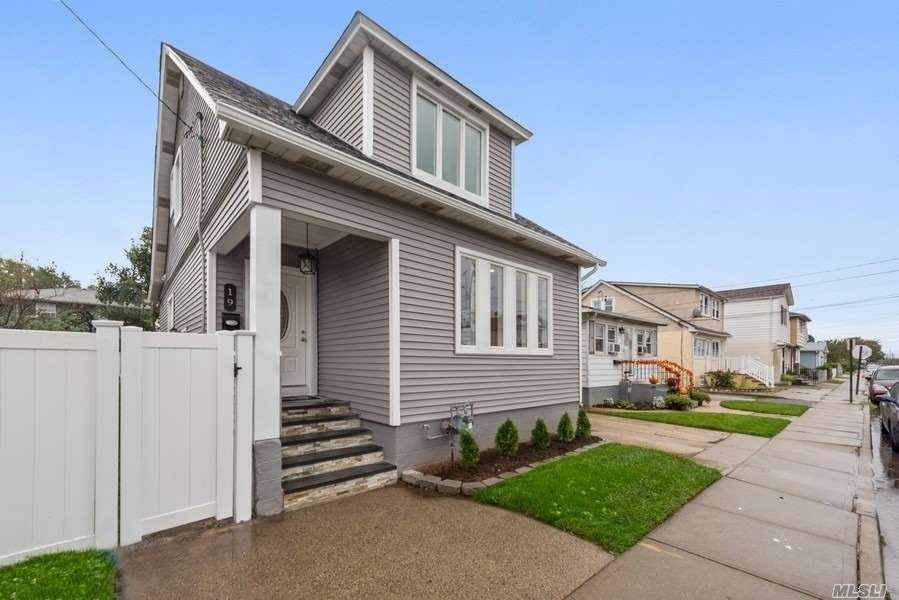 19 Evans Ave, Elmont, NY 11003 - photo 1