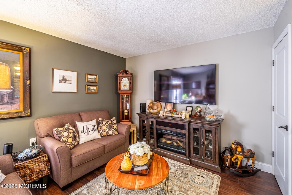 401 Daffodil Dr unit 401, Jackson, NJ 08527 - photo 1