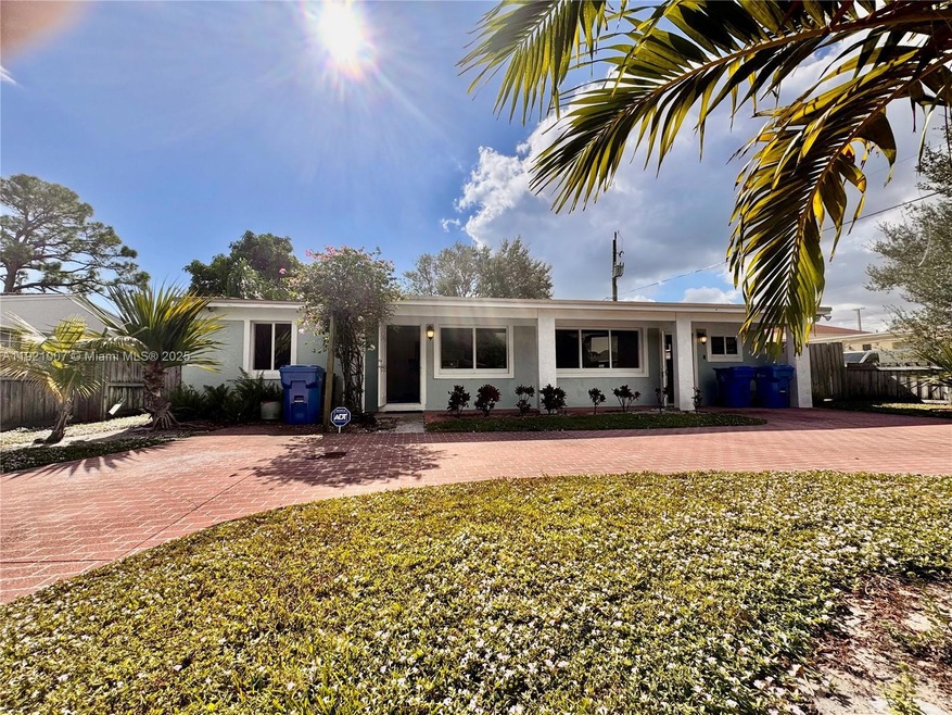 112 Milton St unit 114, Lantana, FL 33462 - photo 1