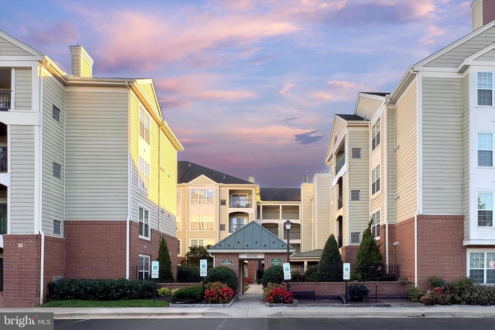 Quaker Hill Community unit 10, Alexandria, VA 22314 - photo 1