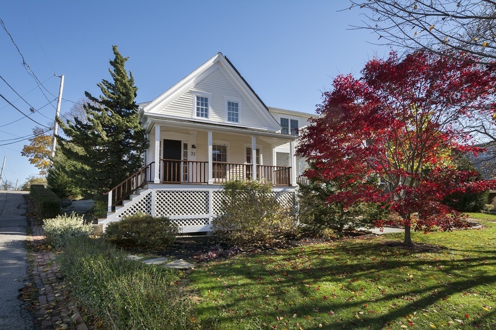 37 Stockbridge St, Cohasset, MA 02025 - photo 1
