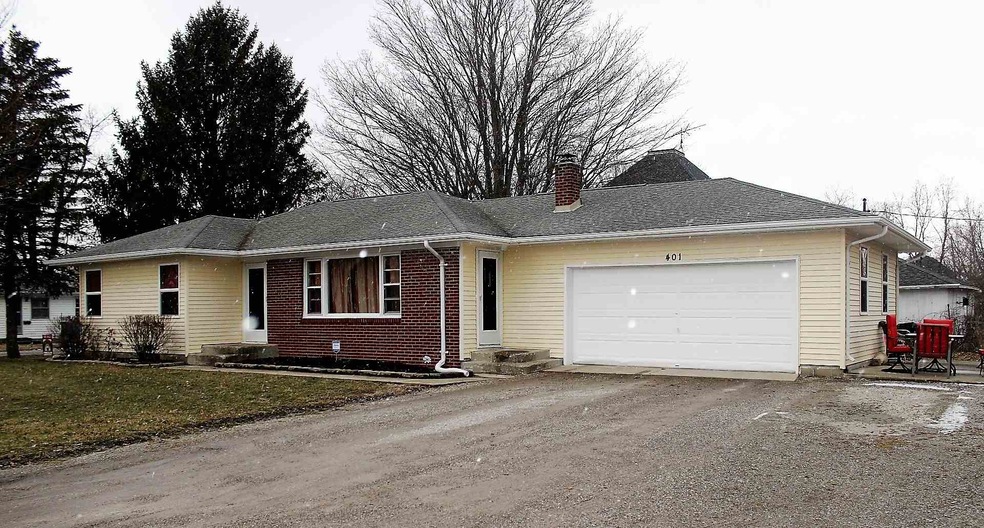 401 S Adams St, Boswell, IN 47921 - photo 1