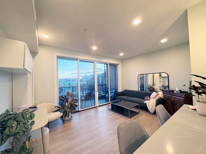 277 Border St unit 403, Boston, MA 02128 - photo 1