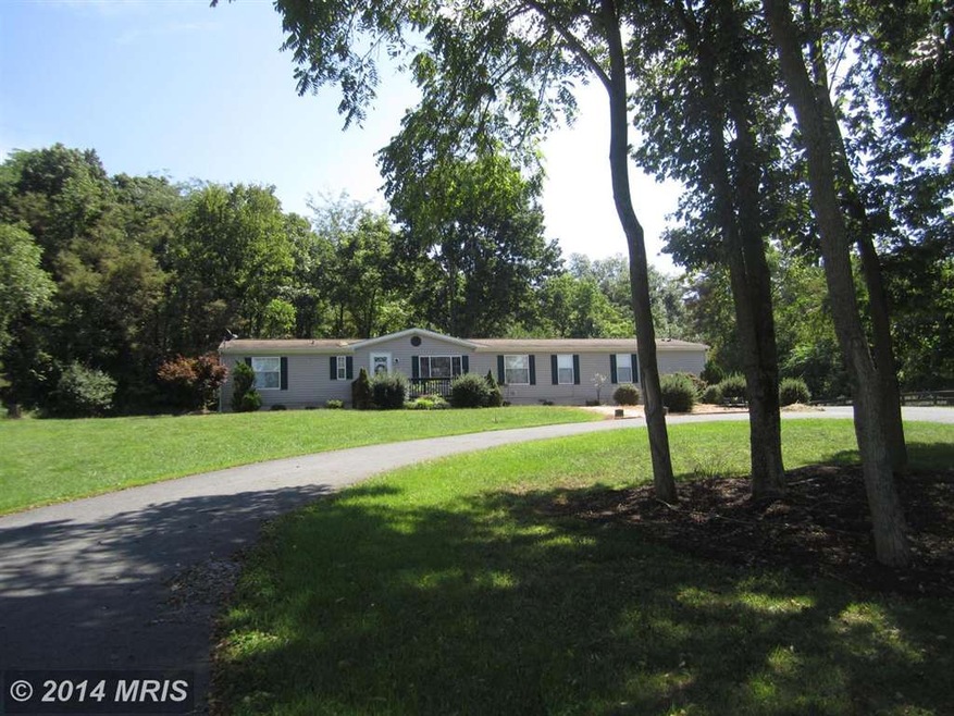 128 Mechanicsburg Dr, Bunker Hill, WV 25413 - photo 1