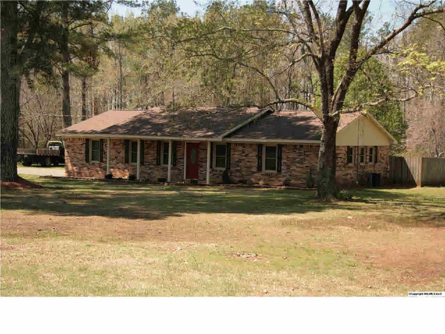 GREAT CURB APPEAL HERE!!! FULL BRICK HOME ON 2 ACRES WITH A DETACHED BUILDING!!!