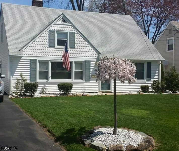 8 Tuttle St, Green Brook, NJ 08812 - photo 1