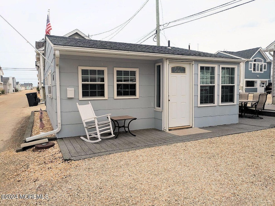 115 W Pelican Way, Lavallette, NJ 08735 - photo 1