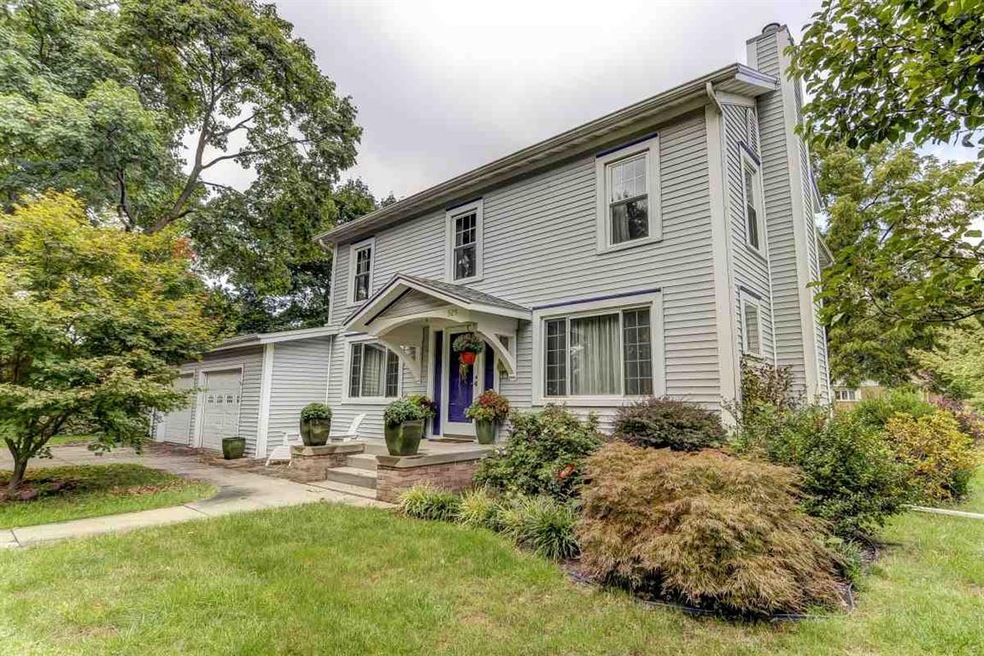 529 N Ottawa St, Lincoln, IL 62656 - photo 1