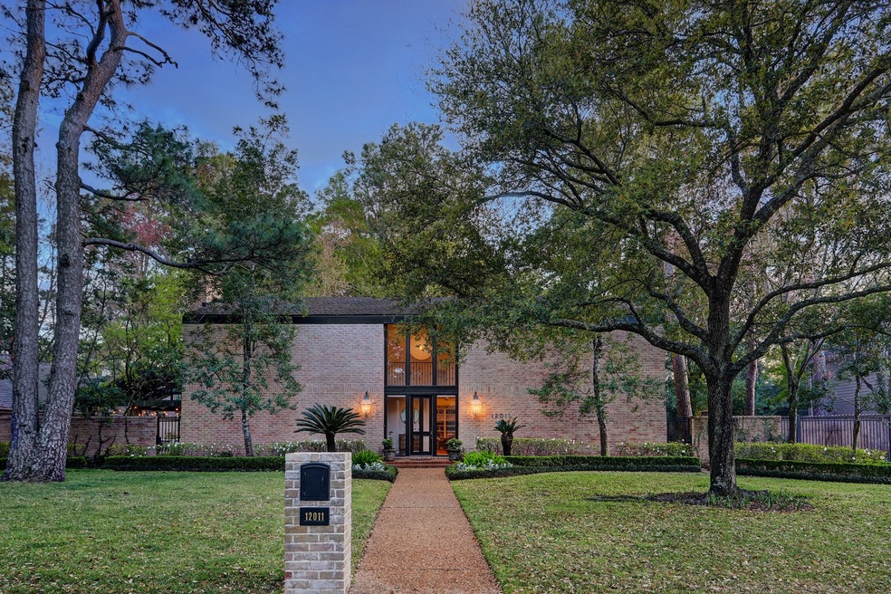 12011 Pebble Hill Dr, Houston, TX 77024 - photo 1
