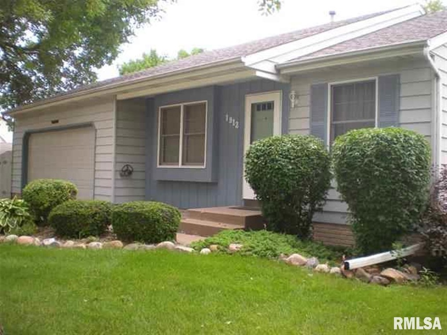 1912 E Rusholme St, Davenport, IA 52803 - photo 1