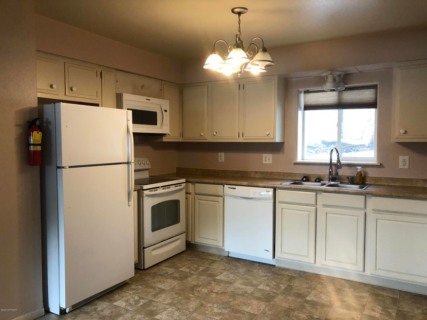 3713 Lynn Dr unit 3, Anchorage, AK 99508 - photo 1